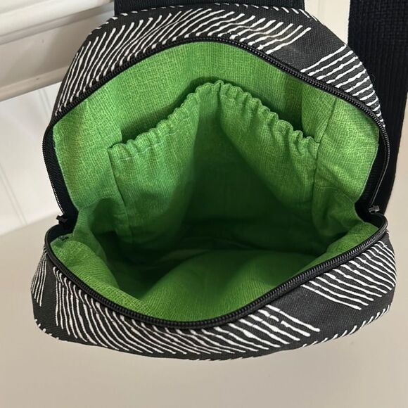 Sling Shoulder Bag - Picture 4 of 6